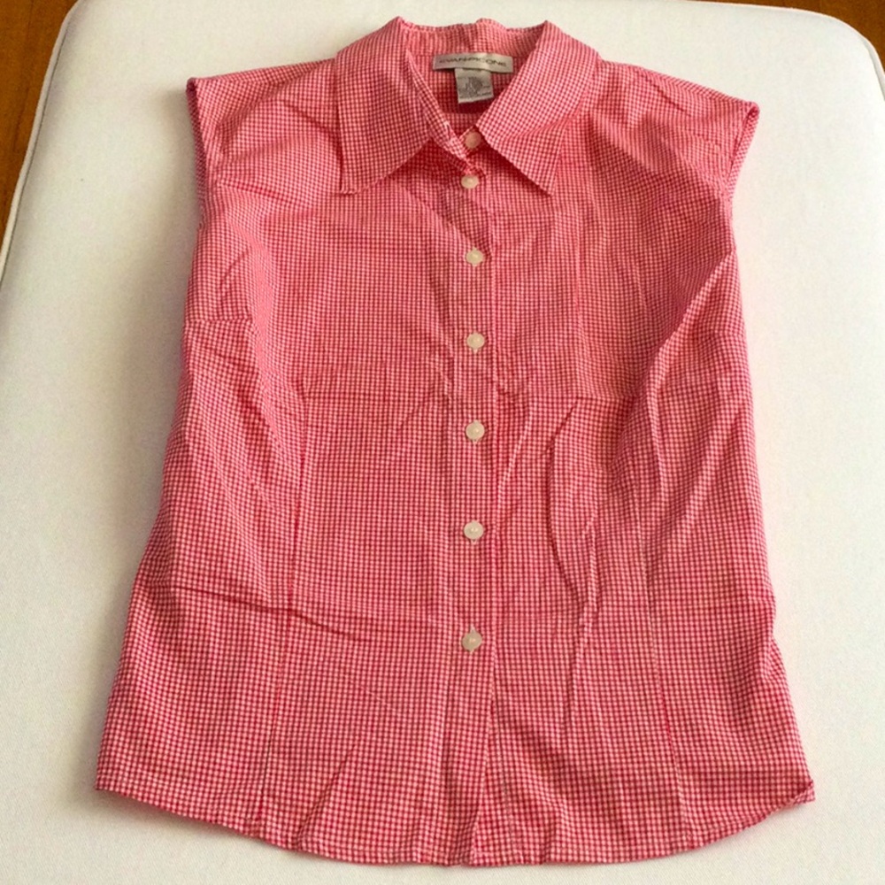 3/$10 | Sleeveless button down blouse - red gingham